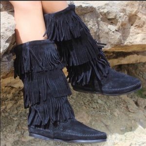 MINNETONKA 3 Layer Fringe Tall Boot Moccasin - Black Leather -Women size 7